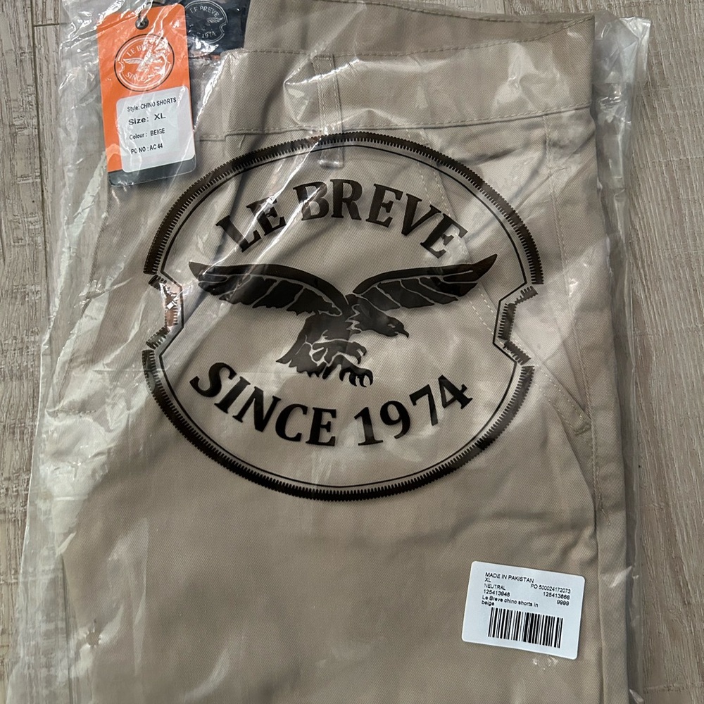 Le Breve chino shorts in Neutral/Beige